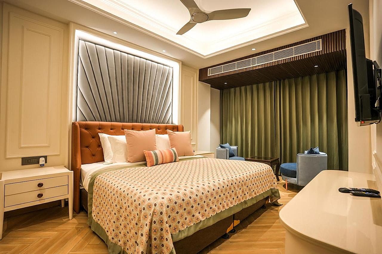 Luxury Room - King Bed