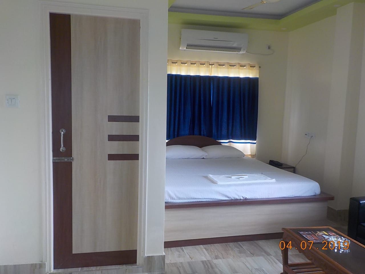 STANDARD AC DOUBLE BED ROOM