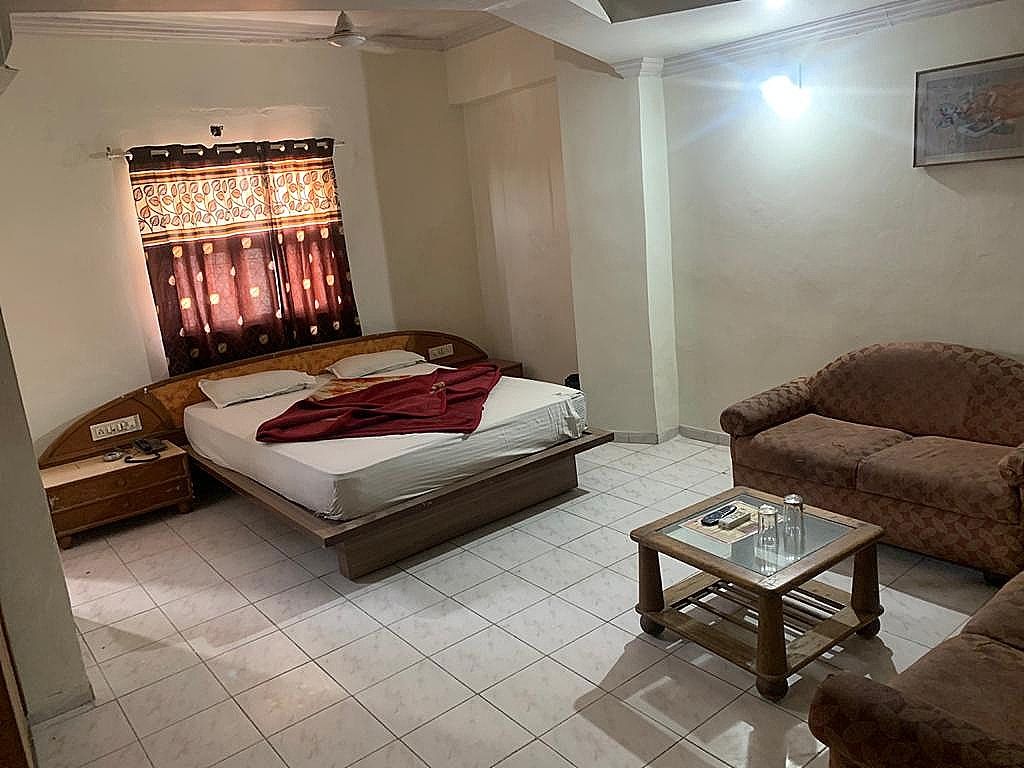 Hotel Rajshree Non-AC Room 4