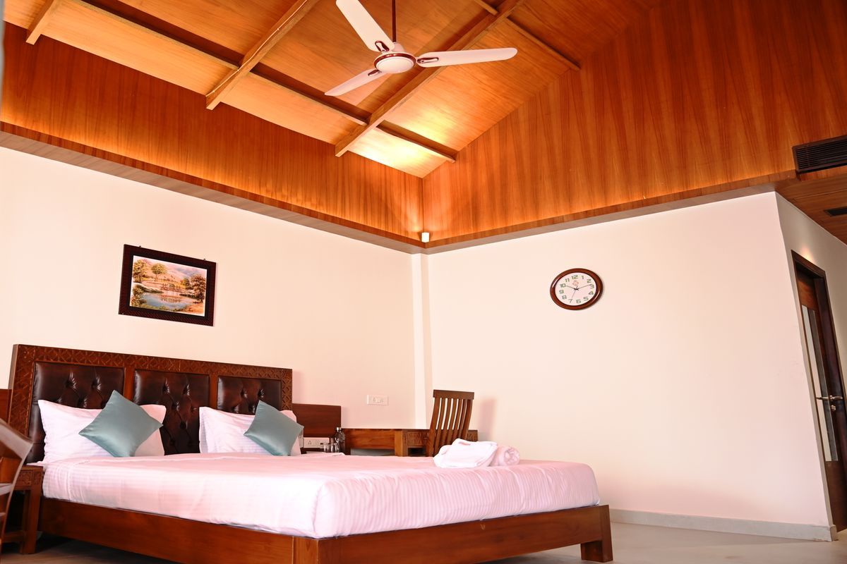 Ile Bay Resort Deluxe Chalet 4