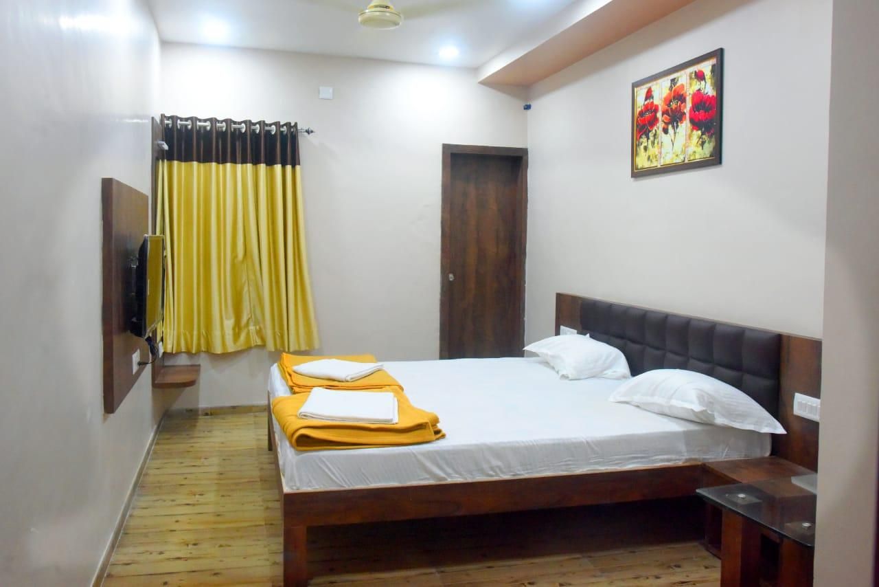 Hotel Platinum Double Bed Non AC 2