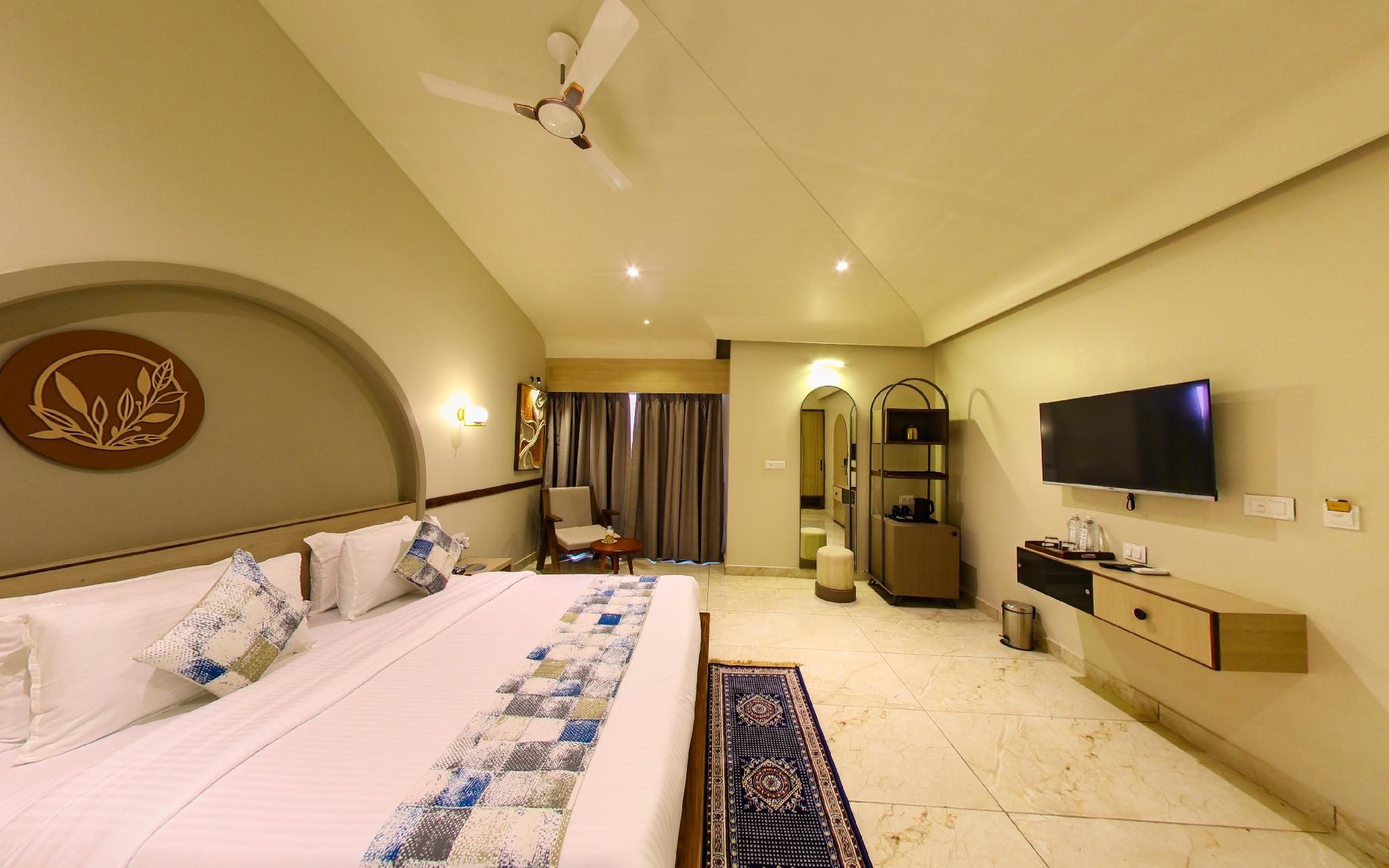 Teakwood - Gir Forest Resort Deluxe Cottage 2