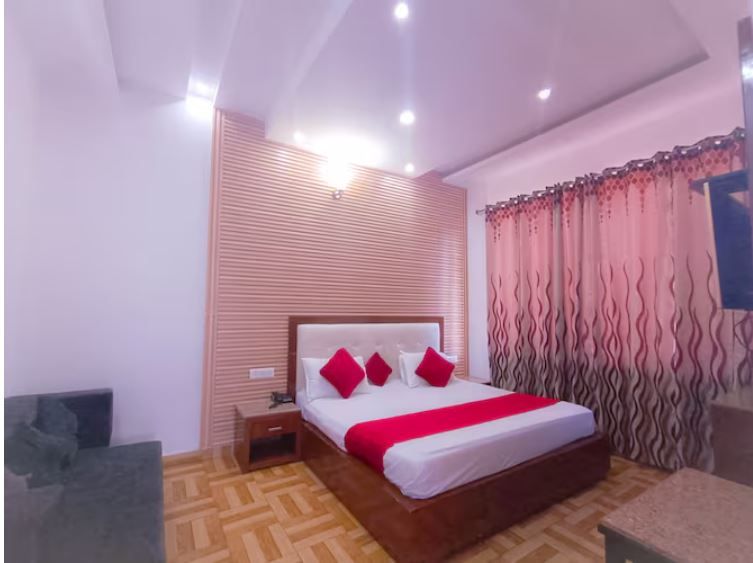 Semi Deluxe Room