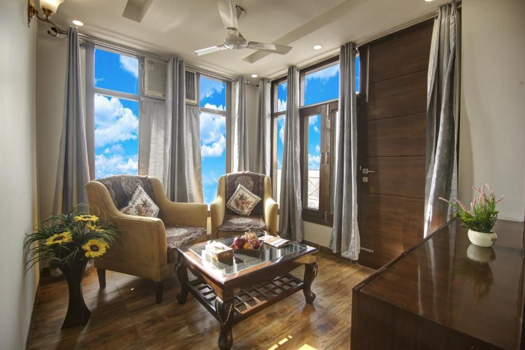 Sonesta Hotel and Apartments Studio 13