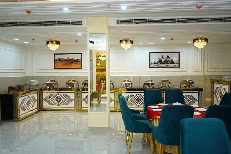 Food & Dining