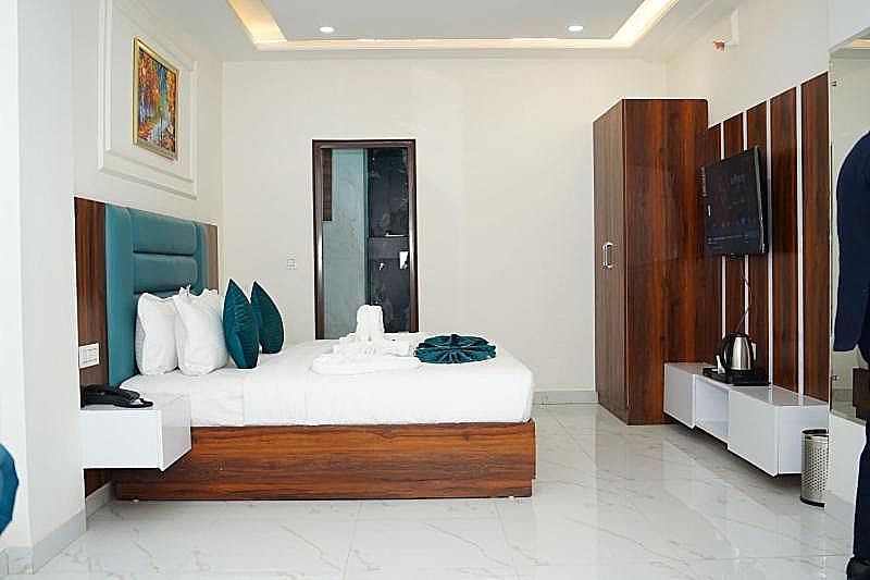 Hotel Fiora Inn Deluxe Double Room