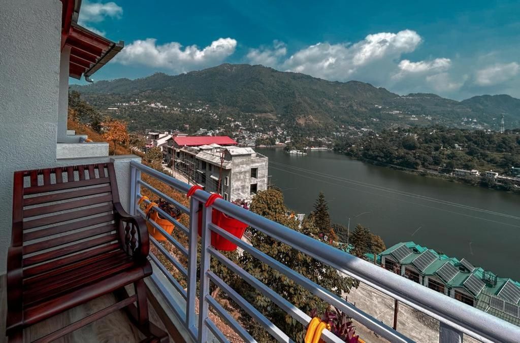 Mohini's Lake View Villa