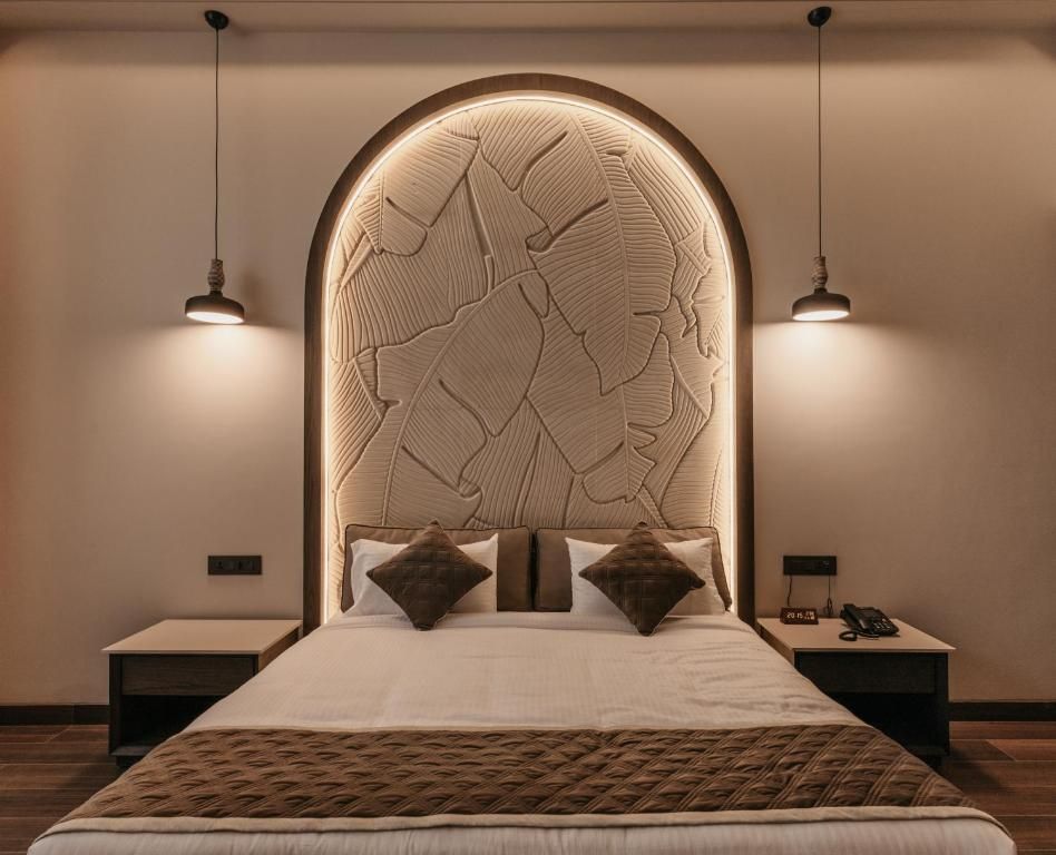 Studio with Pool View (Serene Room)