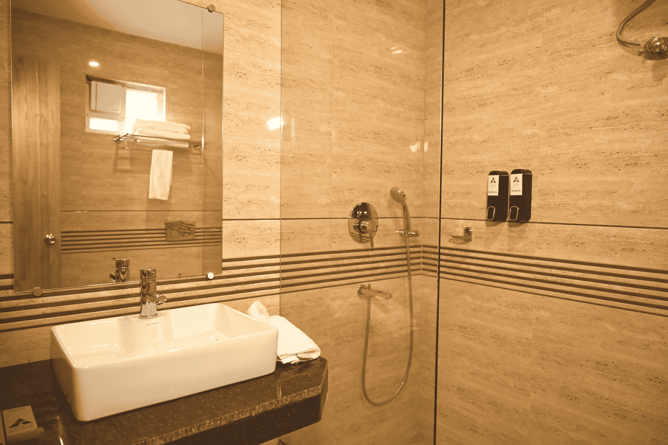 Hotel The Avoir, Asansol Deluxe King or Twin Room with Free Wifi 4