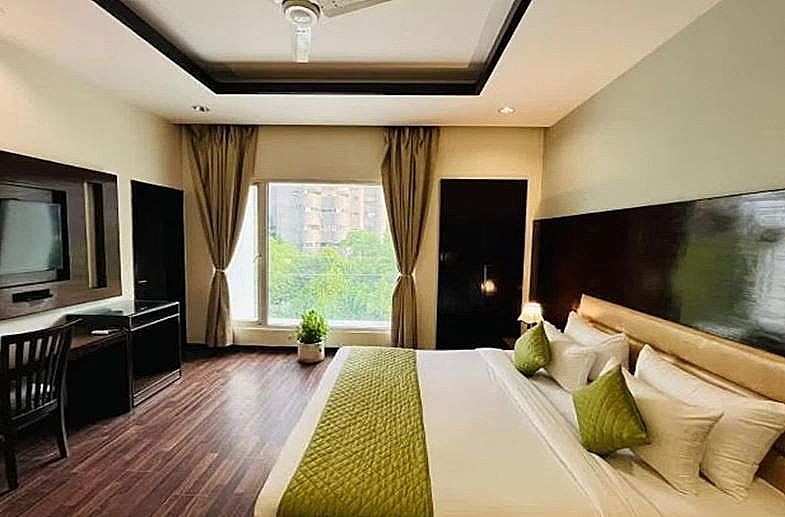 Star Stays Kaushambi