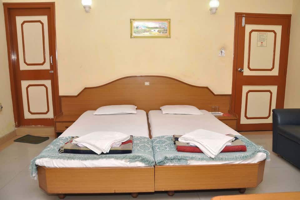 Hotel Madhuram Double Bed Non Ac 3
