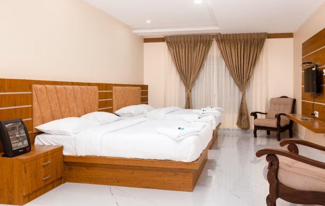 QUADTRIPLE FAMILY SUITE