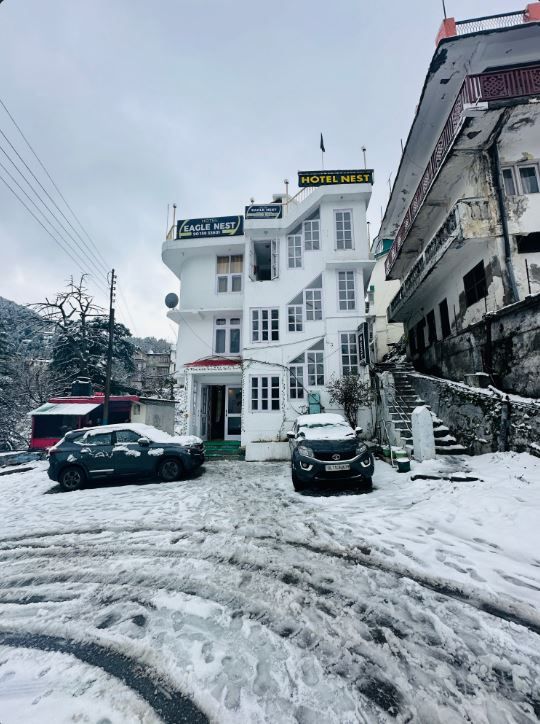 Hotel Eagle Nest (Centrally Heated - Mountain View)