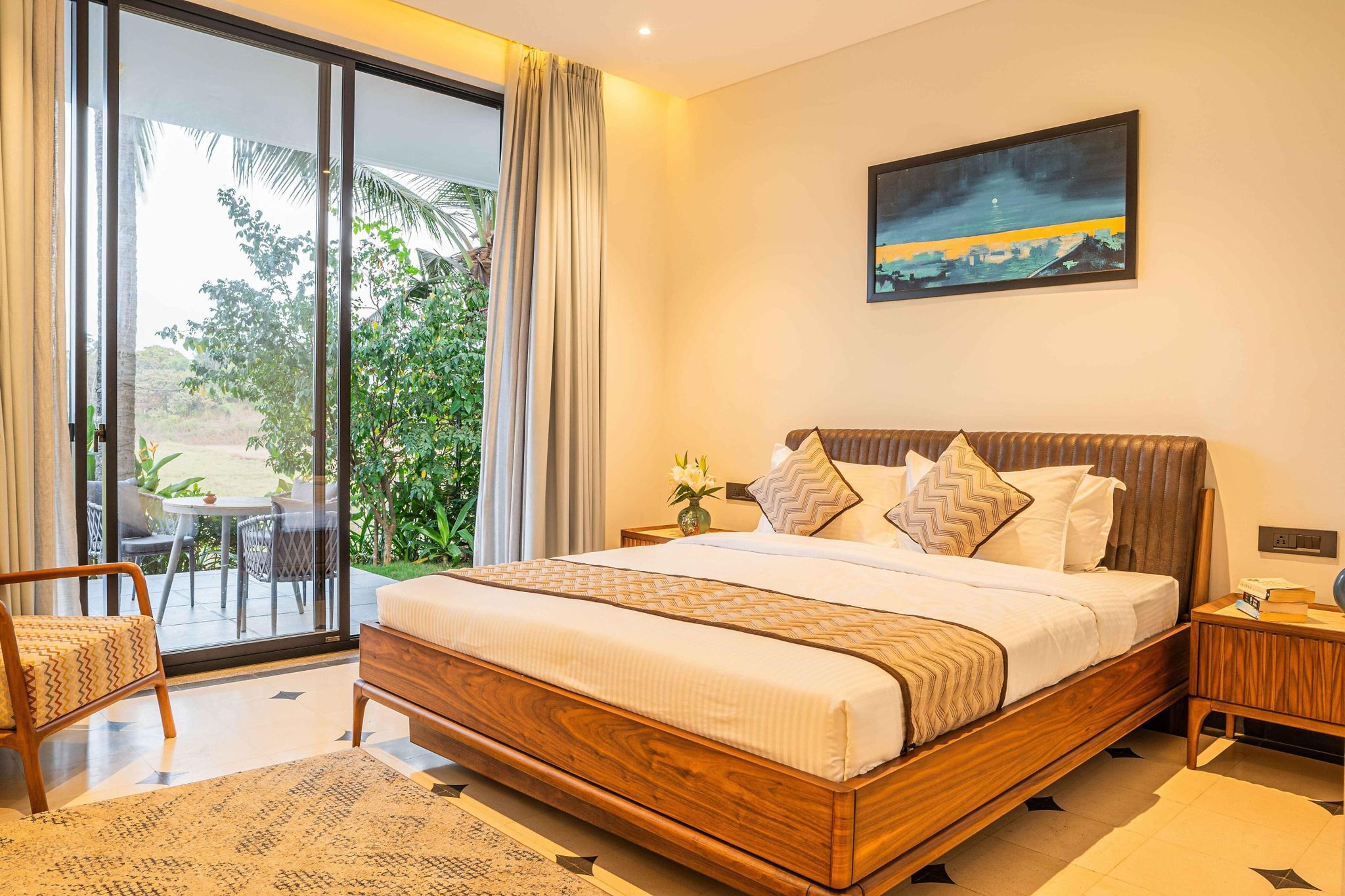 Gorgeous Luxury 4BHK with Private Pool & Jacuzzi