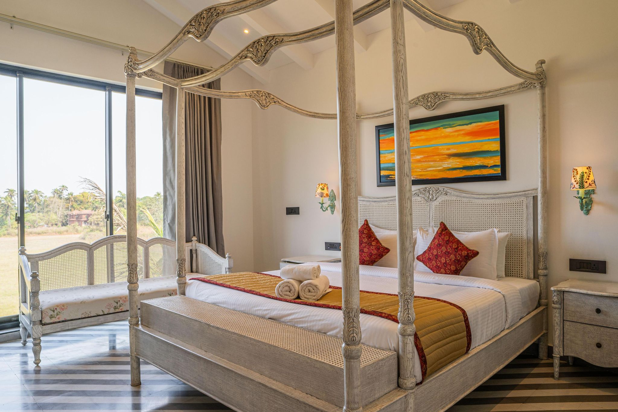 Gorgeous Luxury 4BHK with Private Pool & Jacuzzi