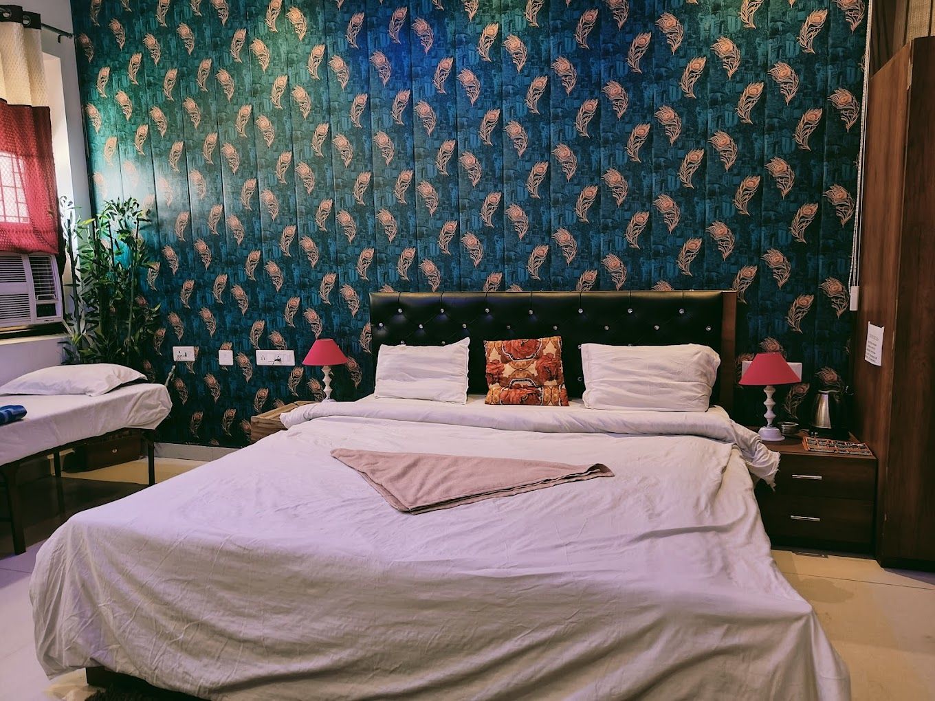 Maujis Villa And Guest House Deluxe Room 2