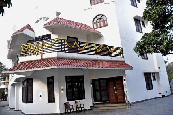 Maujis Villa And Guest House