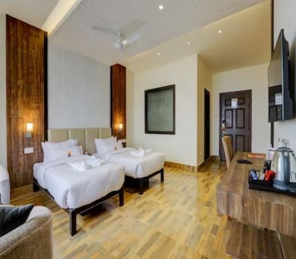 Banari Regency By Summit Deluxe View Room 3