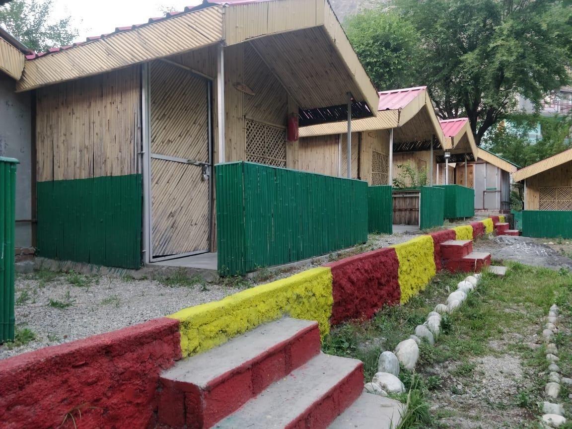 Tirthan Village Huts
