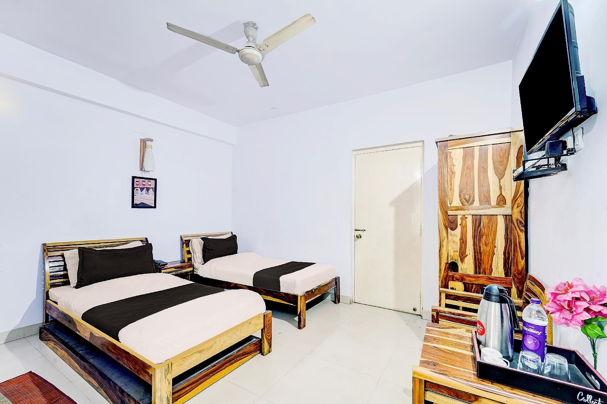 Super Collection O Rajendra Path Near Railway Station Classic 4