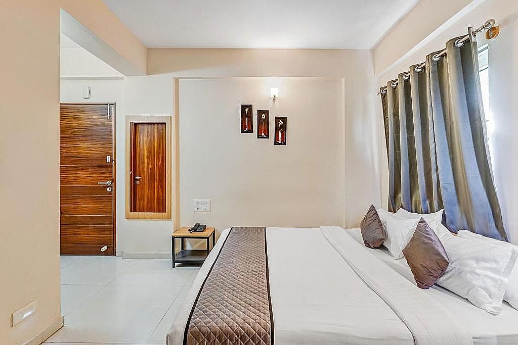 Deluxe Room With Balcony 