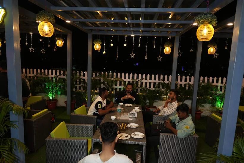 Food & Dining