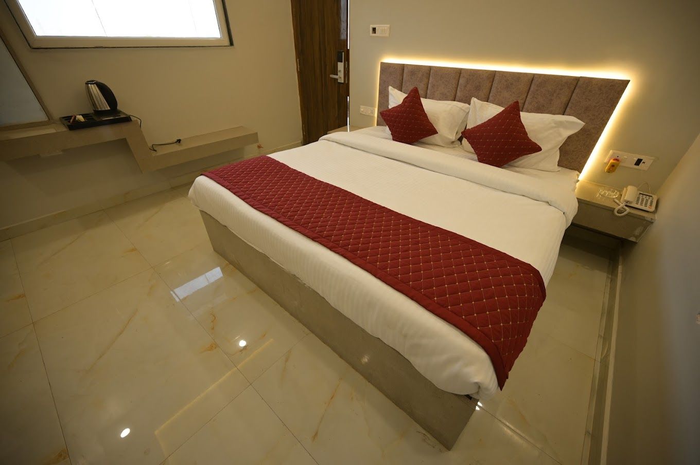 HOTEL GULMOHAR PLAZA BY AUROVILLE  Superior Double Room 3