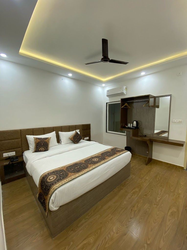 HOTEL GULMOHAR PLAZA BY AUROVILLE Superior Twin Room 4