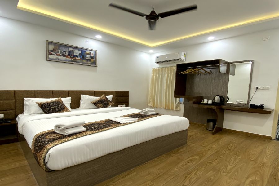 HOTEL GULMOHAR PLAZA BY AUROVILLE Superior Twin Room