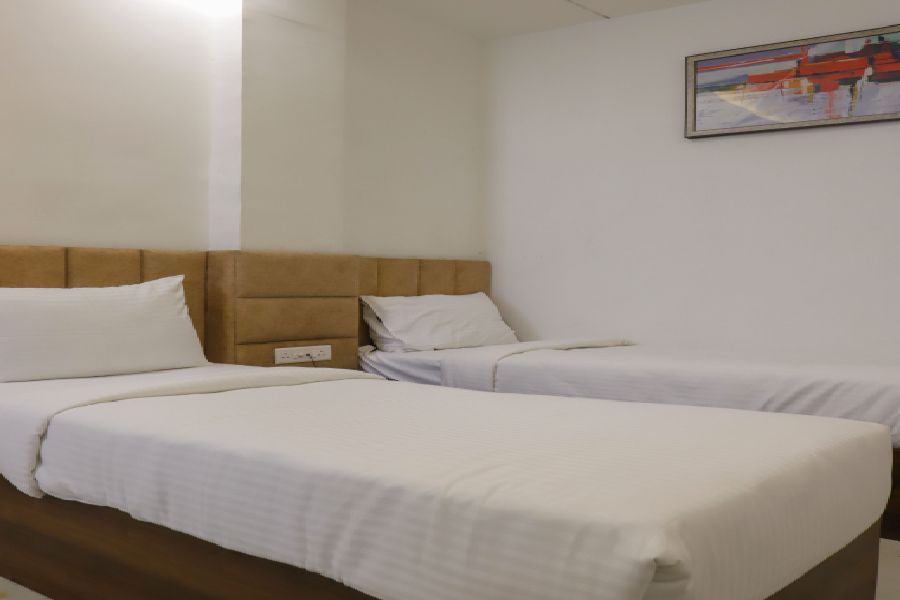 HOTEL GULMOHAR PLAZA BY AUROVILLE Superior Twin Room 2
