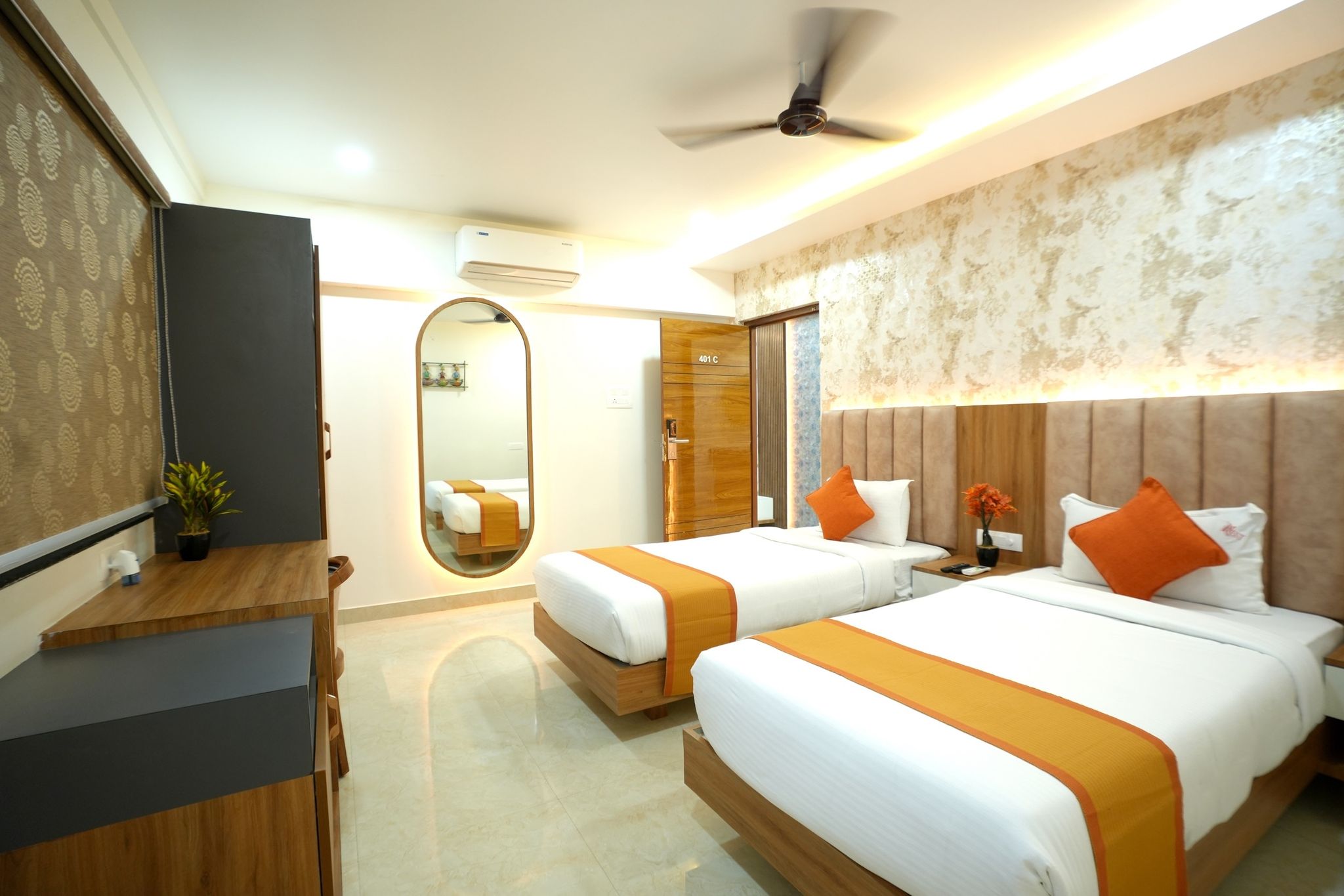 Hotel Viola Suites Madhapur, Serviced Apartment- 3BHK Twin Room  5