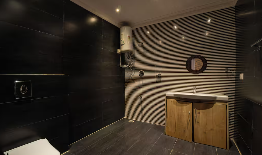 Iris - Club Room