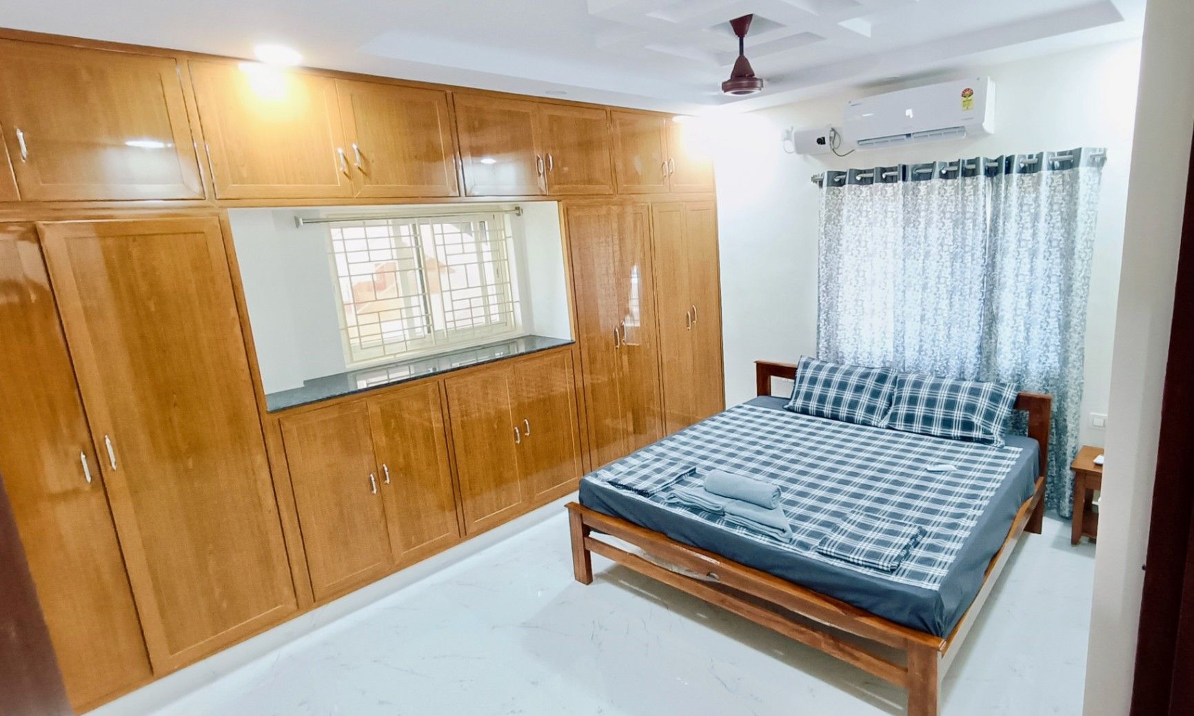 Double Bed AC Apartment