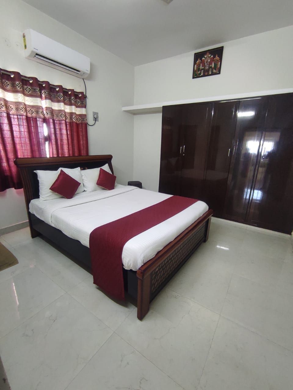 Double Bed AC Apartment