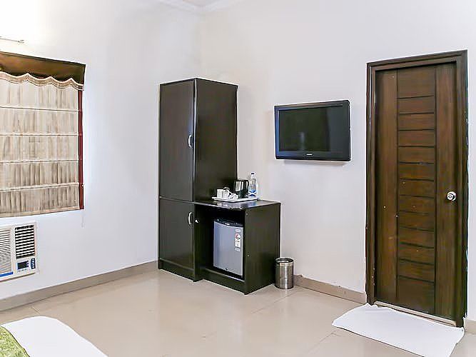 Hotel Mani Ram Palace Deluxe Room 4