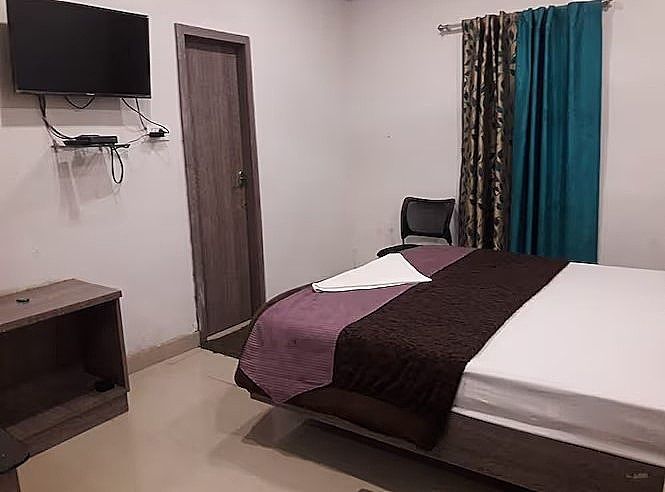 Deluxe AC Room