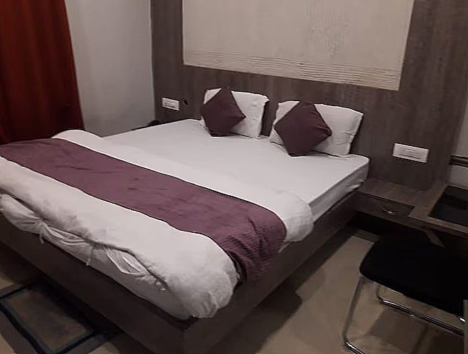 Deluxe AC Room