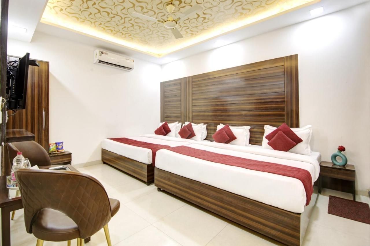 Luxury Quad Family Room