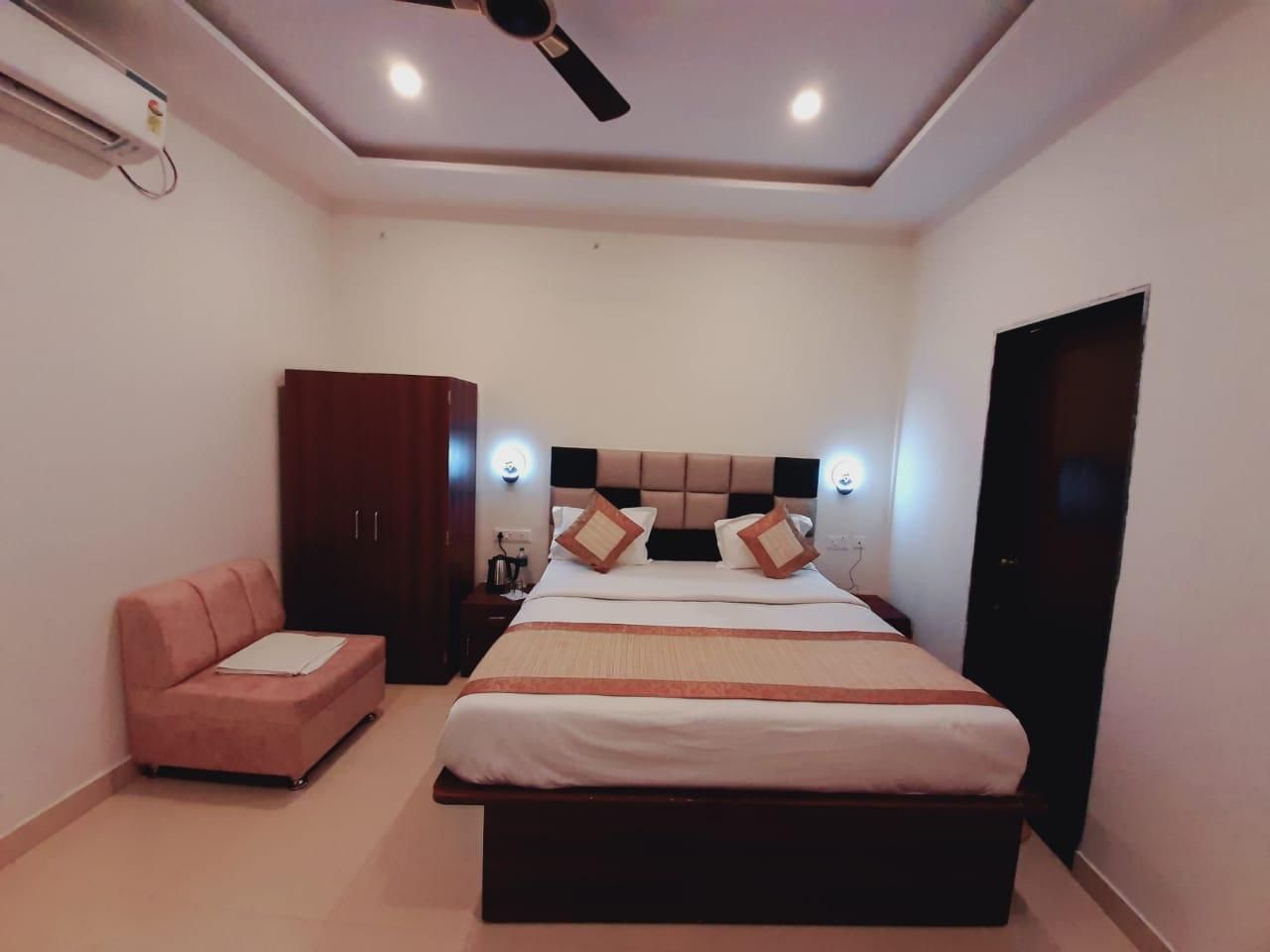 The Golden Palace Classic Room