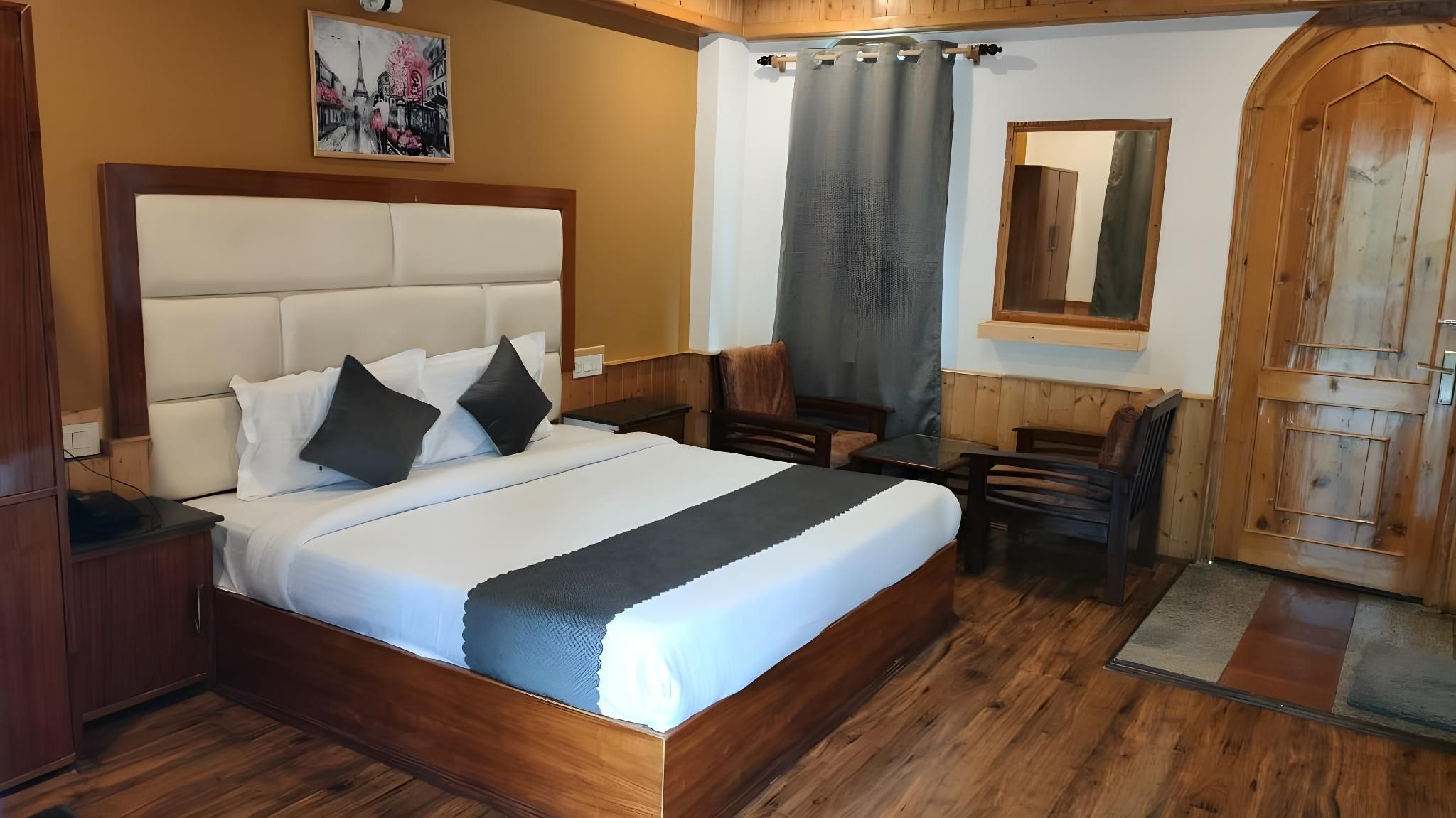 Super Deluxe Double Room with Balcony