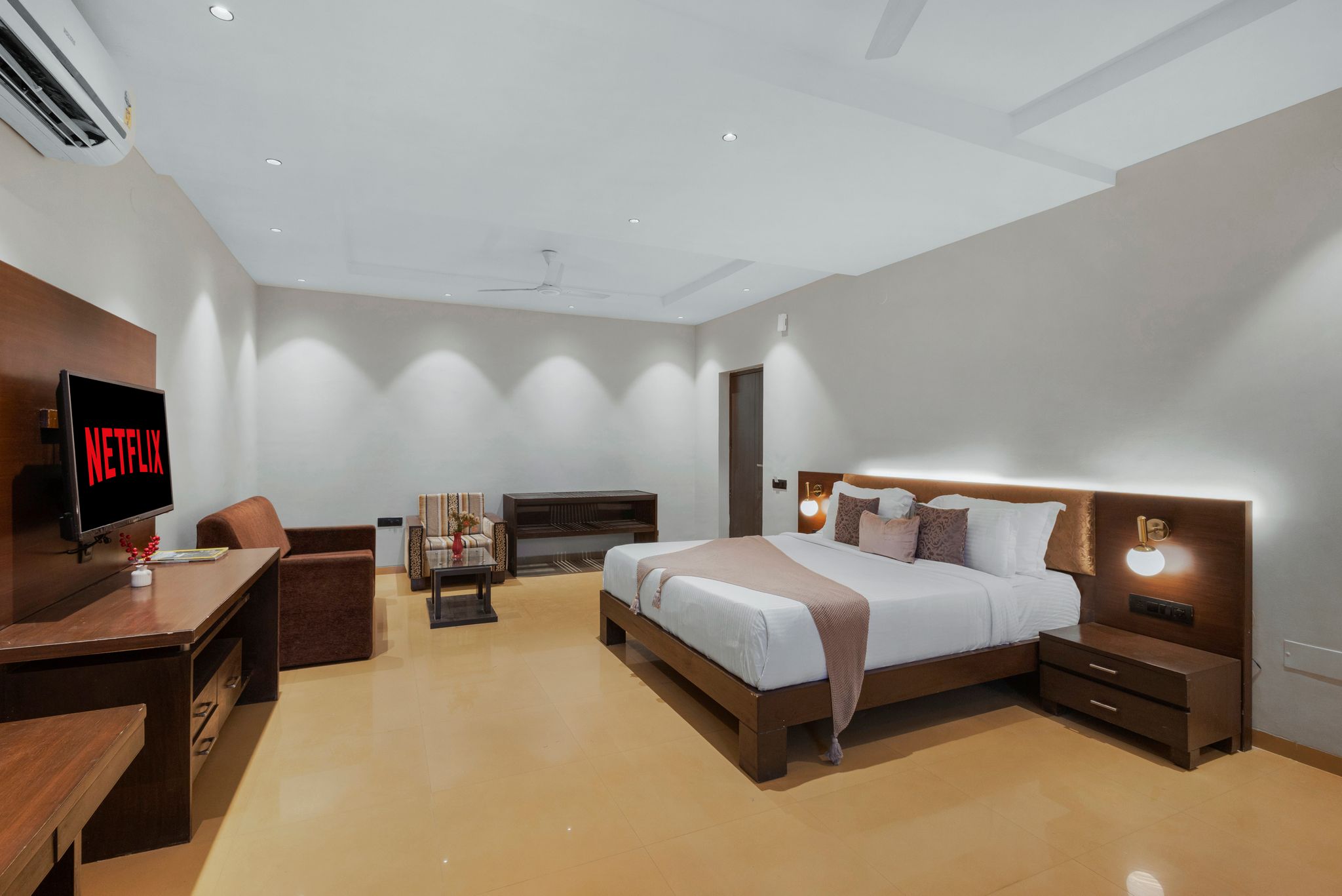 Alaya Stays Jeevantara Suite with jacuzzi