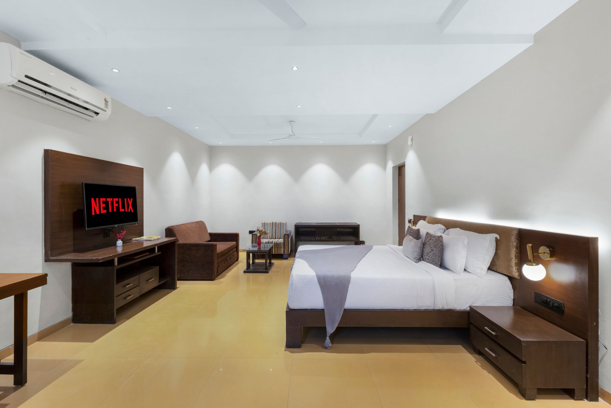 Alaya Stays Jeevantara Suite with jacuzzi