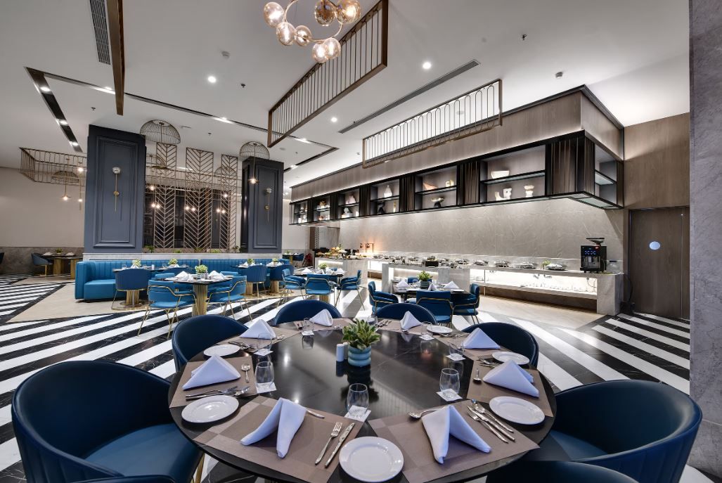 Food & Dining