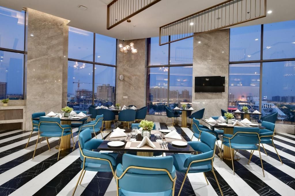 Food & Dining