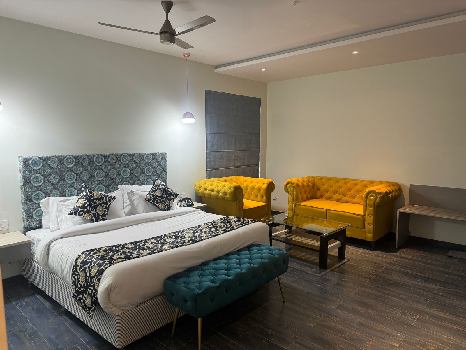 World Inn Superior Rooms 6