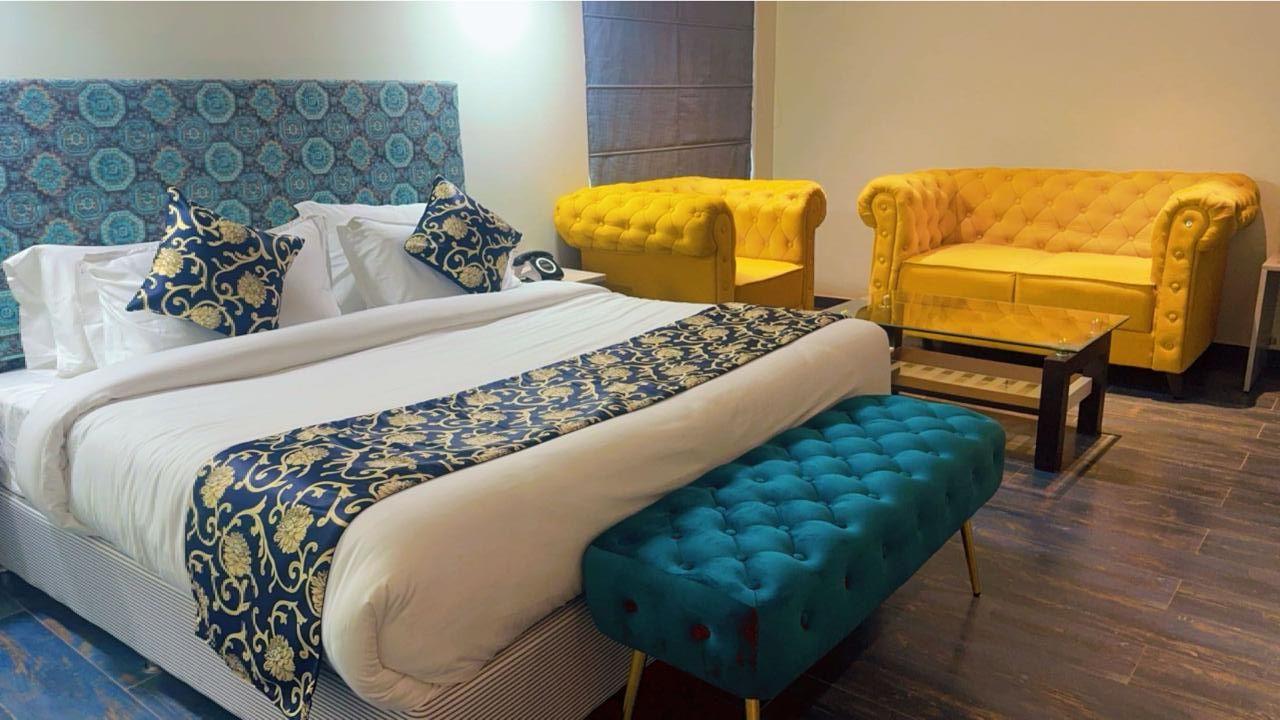 World Inn Superior Rooms 4