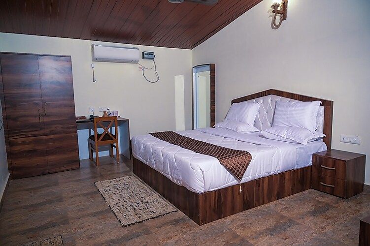 Champa Baag Resort STANDARD XL HUT