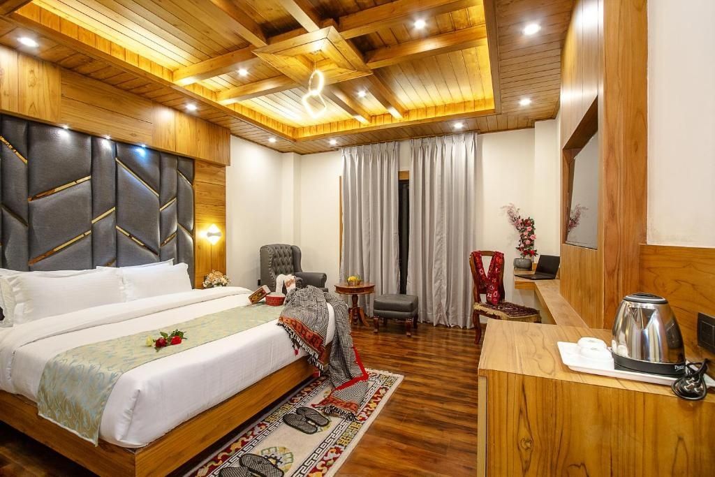 Premium Room (With Balcony & Mountain View)