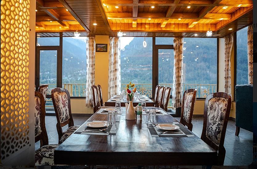 Food & Dining
