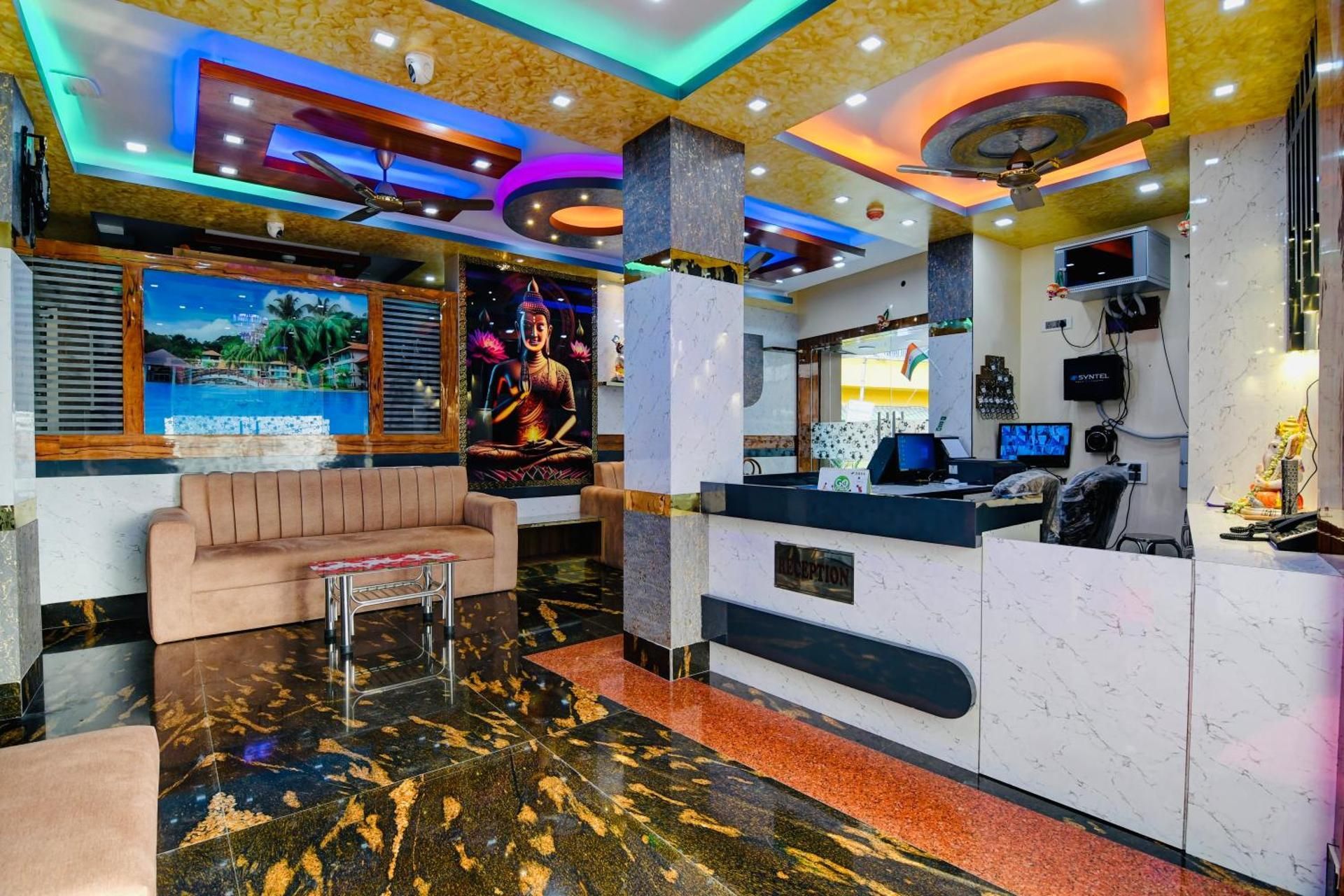 Shared lounge/TV area